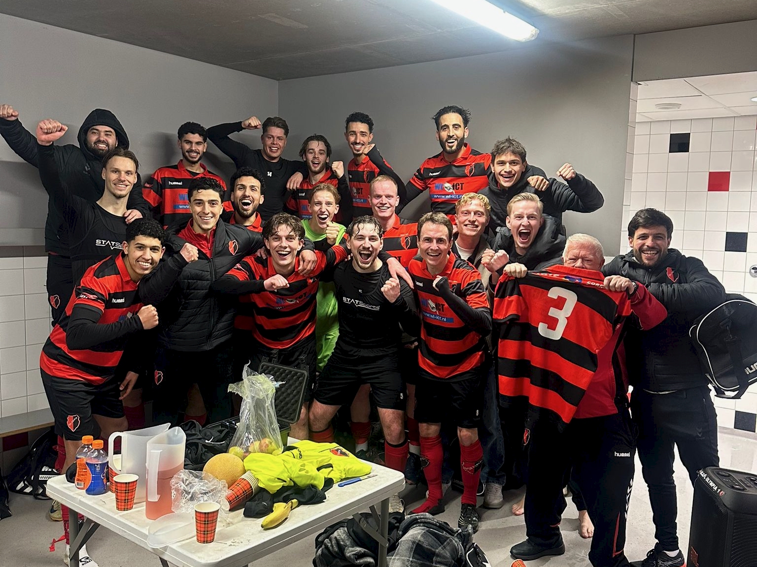 Olympia vergroot voorsprong na derbyzege.