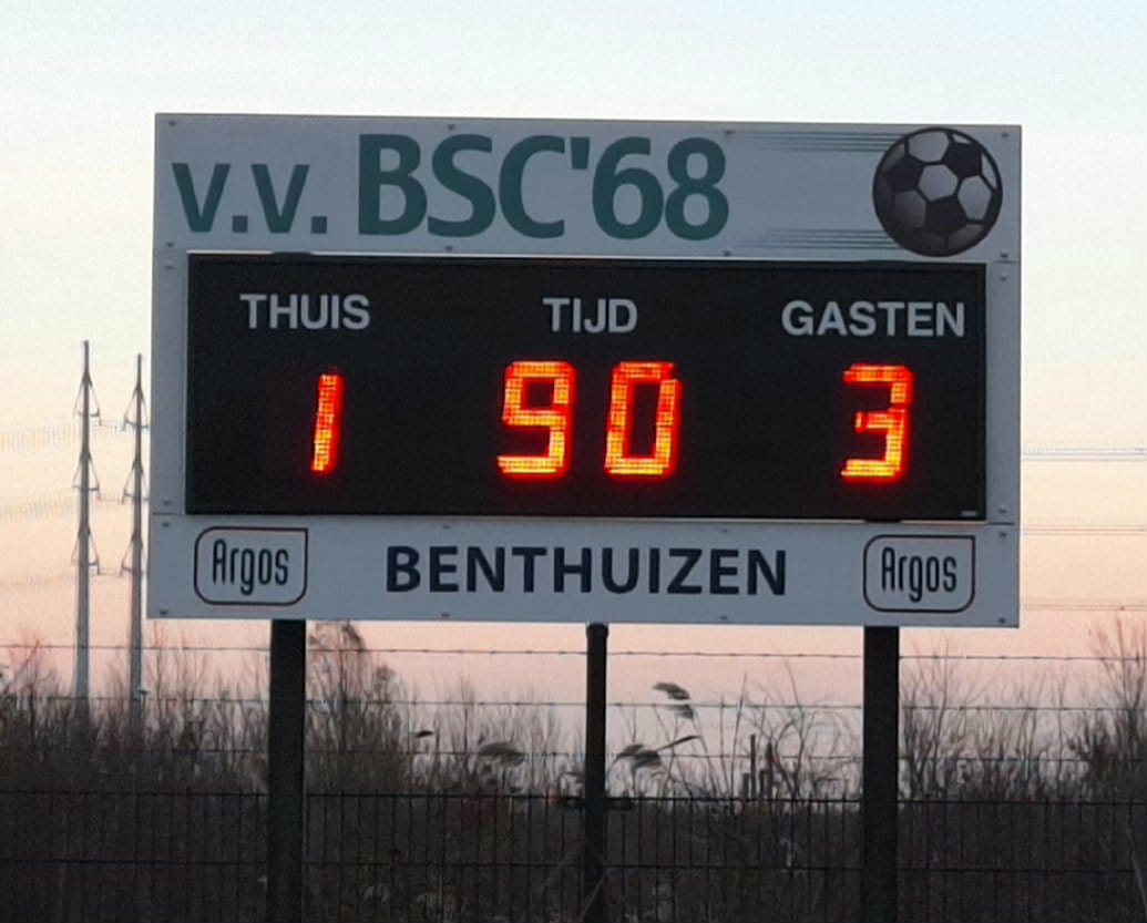 Olympia blijft volwassen en wint op koud natuurgras in Benthuizen.