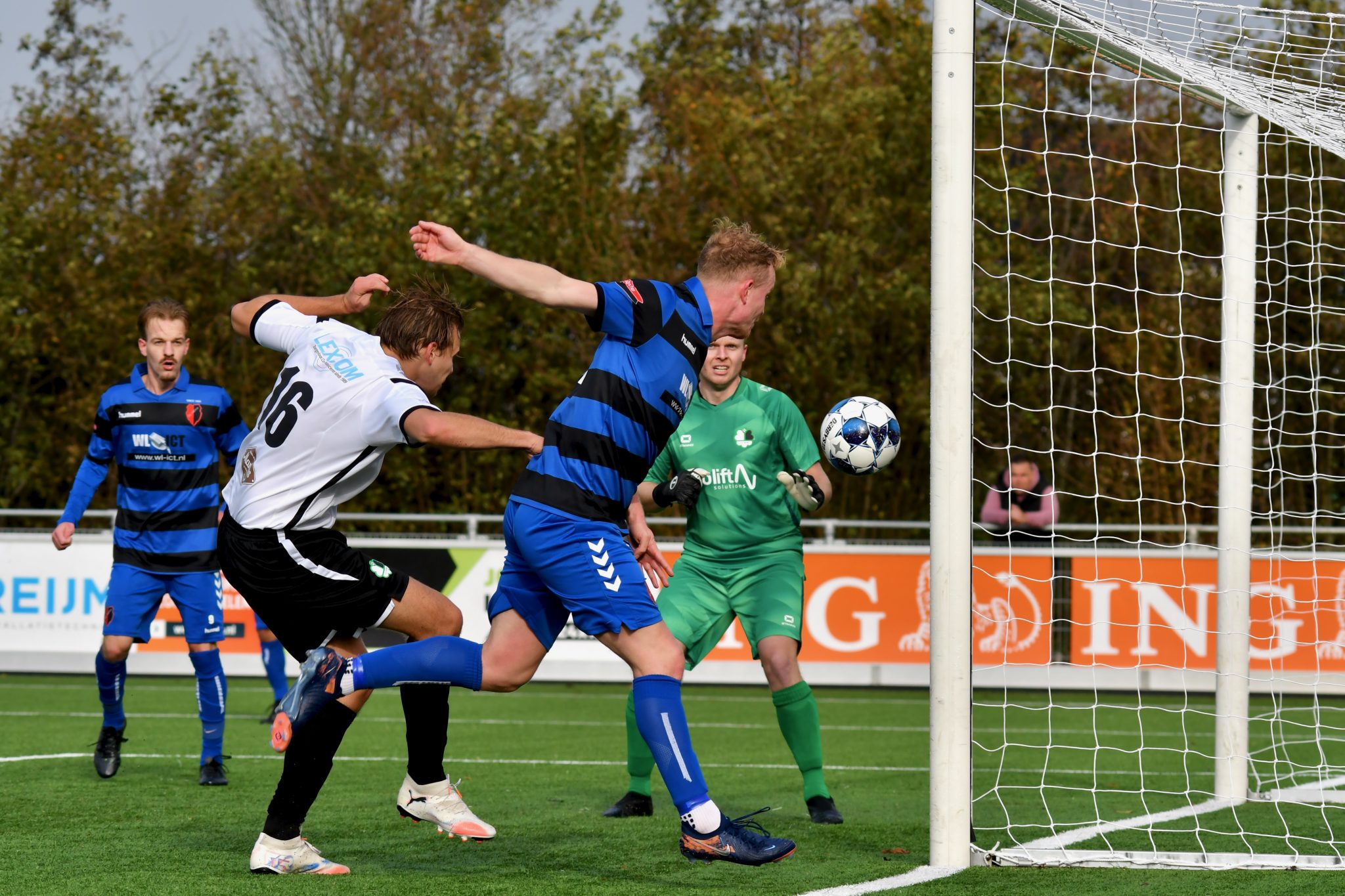 Olympia pakt winst in blessuretijd!